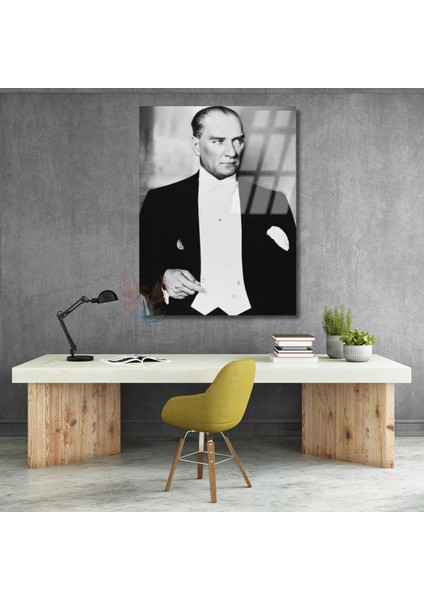 Siyah Beyaz Karizmatik Atatürk Görseli Cam Tablo Dikey Duvar Tablosu Ev Ofis Dekoru