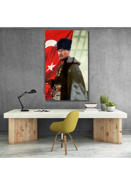 Atatürk ve Türk Bayrağı Renkli Görsel Cam Duvar Tablosu Dikey Duvar Tablosu