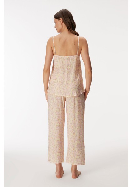 Egeteks Kadın Somon Rengi Viskon Askılı Paçası Yırtmaçlı Çicek Desenli Pijama Takımı