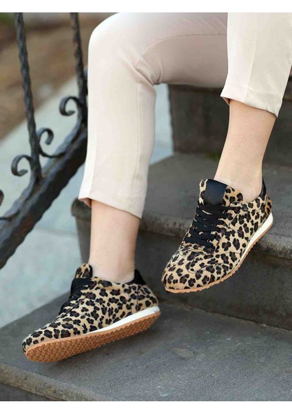 Larisa Leopar Desenli Bağcıklı Ortopedik Kauçuk Kaymaz Taban Kadın Sneaker