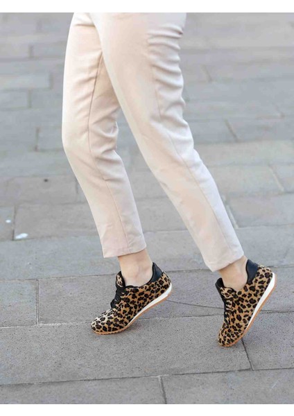 Larisa Leopar Desenli Bağcıklı Ortopedik Kauçuk Kaymaz Taban Kadın Sneaker