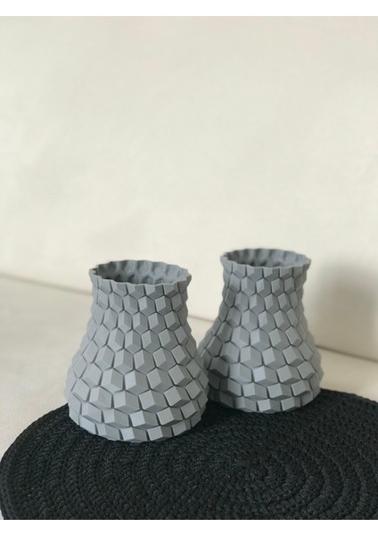 3D Yazıcı ile Üretilmiş Gri Renk Modern Vazo (Boyut: 11X11X11 Cm)
