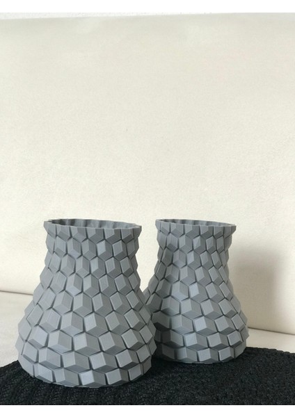 3D Yazıcı ile Üretilmiş Gri Renk Modern Vazo (Boyut: 11X11X11 Cm)