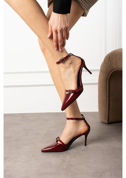 Amenya Kadın Topuklu Ayakkabı Ön Bantlı Tokalı Stiletto Bilekten Bağlamalı Bordo Rugan