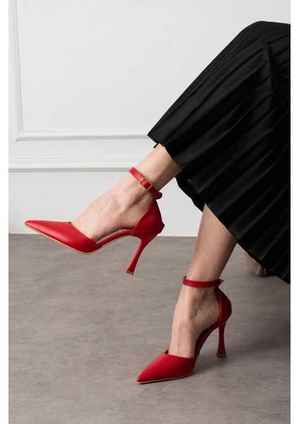 Felka Kadın Topuklu Bilekten Dolamalı Stiletto Kırmızı Deri