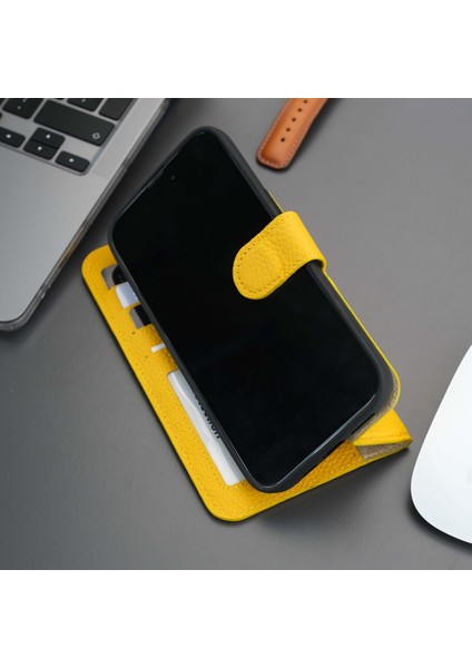 Mıknatıslı Ayrılabilir Cüzdanlı ve MagSafe Şarj Özellikli Sarı Renk Kişiselleştirilebilir Apple iPhone 16 Telefon Kılıfı