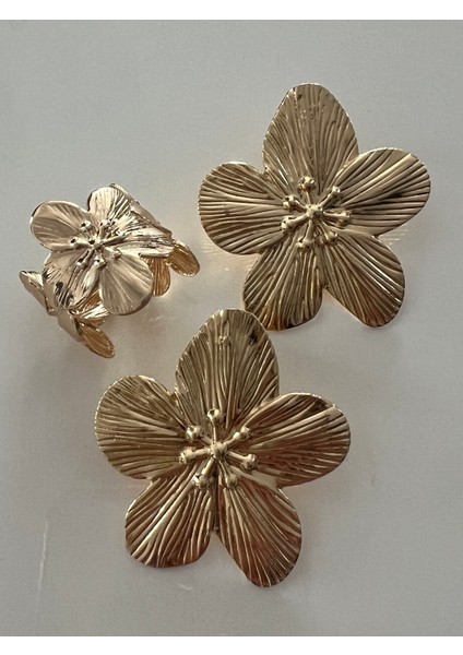 Gold /çiçek Motifli Kıkırdak(Yüzük)-Küpe Seti