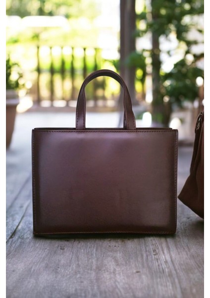 Kadın Kahverengi Fular Detaylı El-Omuz Çanta Şık ve Modern Tasarım