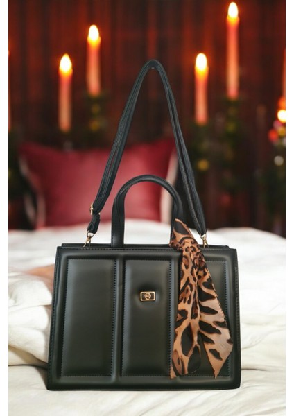 Kadın Siyah Fular Detaylı El-Omuz Çanta Şık ve Modern Tasarım