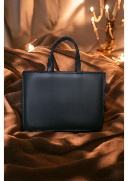 Kadın Siyah Fular Detaylı El-Omuz Çanta Şık ve Modern Tasarım