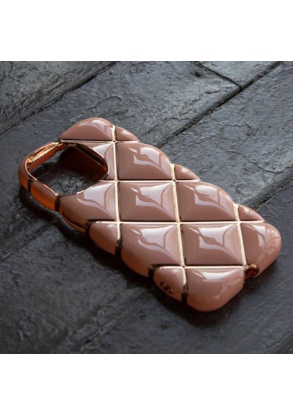 iPhone 13/14 Uyumlu Puff Diana Sliced İşlemeli Lüks Kılıf