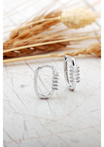 Baget Taşlı Oval Küçük Boy Rodyumlu Gümüş Küpe 7260 fiyatları