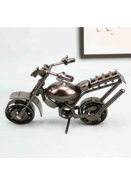 El Yapımı Metal Motorsiklet Modeli – Özel Tasarım Retro Dekoratif Motor Biblo, Klasik Vintage Sanatsal Masaüstü Aksesuar, Koleksiyonluk ve Hediyelik Şık Hediyelik Metal Motor