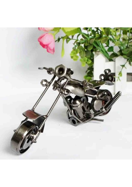 El Yapımı Metal Motorsiklet Modeli – Özel Tasarım Retro Dekoratif Motor Biblo, Klasik Vintage Sanatsal Masaüstü Aksesuar, Koleksiyonluk ve Hediyelik Şık Hediyelik Metal Motor