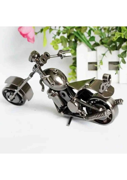 El Yapımı Metal Motorsiklet Modeli – Özel Tasarım Retro Dekoratif Motor Biblo, Klasik Vintage Sanatsal Masaüstü Aksesuar, Koleksiyonluk ve Hediyelik Şık Hediyelik Metal Motor