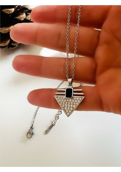 Serenay Model Üçgen Mavi Taşlı Kolye