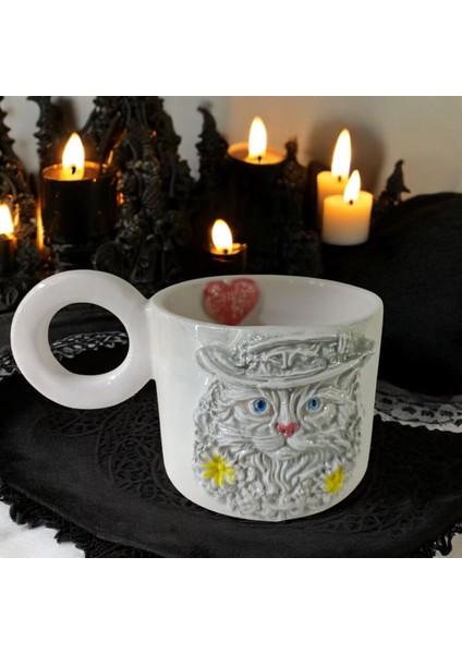 3D Kabartmalı El Emeği Göz Nuru Özel Tasarım Kısa Şapkalı Gotik Kedi Seramik Mug 200 Ml Hediye Paketi Yapılır
