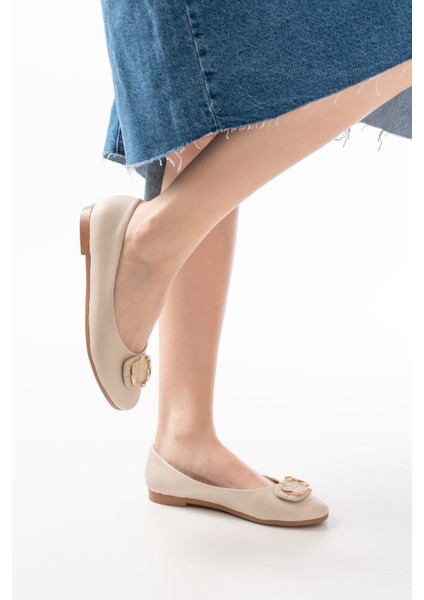 İNF-325 Bej Tokalı Aksesuarlı Günlük Kadın Babet