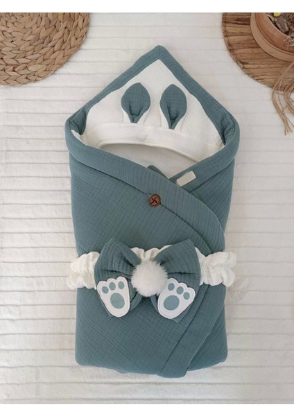 Yenidoğan 4 Kat Müslin Kumaş Kulaklı Patili Fiyonk Bebek Battaniyesi Kundak