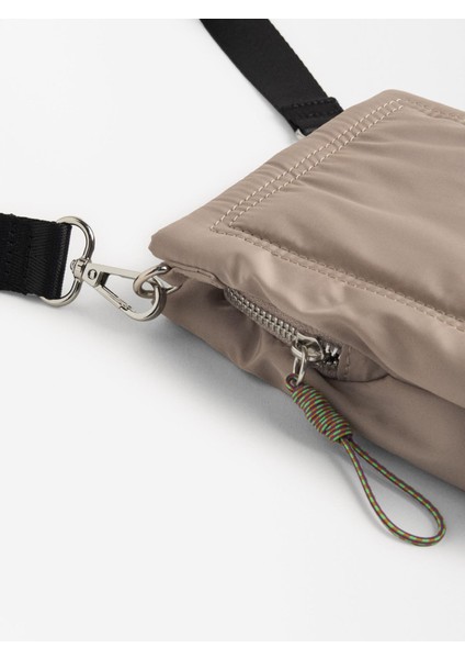 Teknik Kumaş Çapraz Askılı Çanta fiyatları