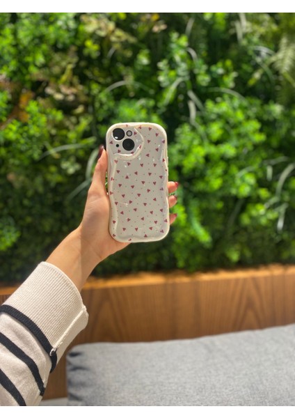 Apple iPhone 15 Uyumlu Koruyucu Kırmızı Kalp Desenli Şık Kılıf fiyatları