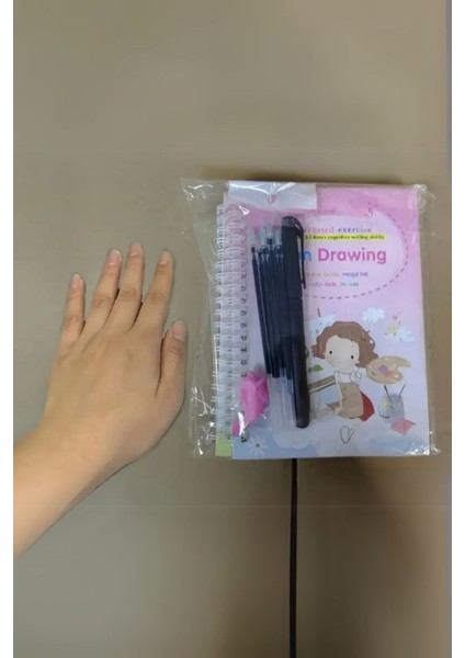 4 Adet Sihirli Yazı Defteri, Yaz Silinsin Egzersiz Kitabı 5 Dolum 1 Kalem Tutucu Hediyeli fırsatları