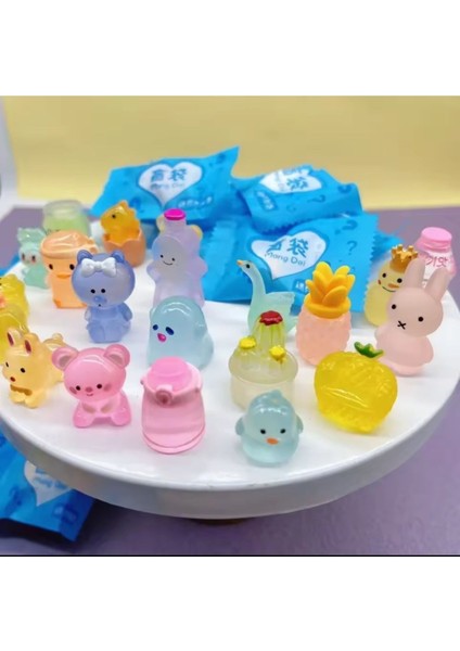 2 Adet Kawaii Sürpriz Paketli Karanlıkta Parlayan 2-3cm Mini Figür (Rastgele 2 Model Gönderilir)