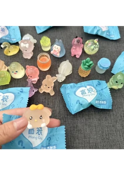 2 Adet Kawaii Sürpriz Paketli Karanlıkta Parlayan 2-3cm Mini Figür (Rastgele 2 Model Gönderilir) modelleri