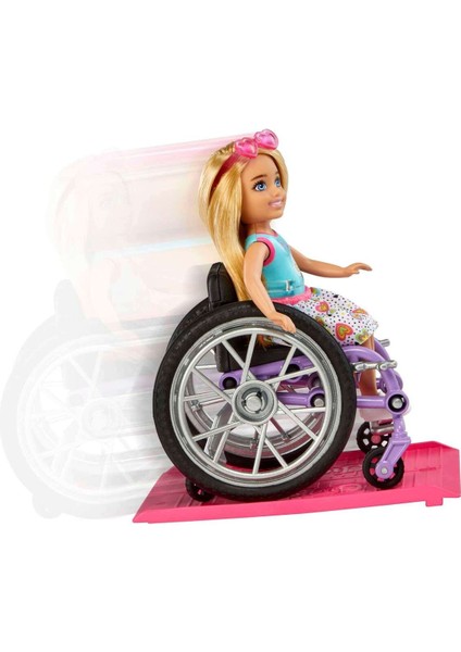 Chelsea Bebek ve Tekerlekli Sandalyesi HGP29 fırsatları