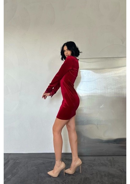 Kırmızı Yaka ve Kol Dantelli Mini Elbise modelleri