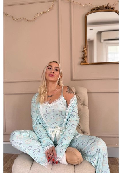 Mavi Çizgi Çiçek Desenli Sabahlıklı Pegasus Pijama Takımı modelleri