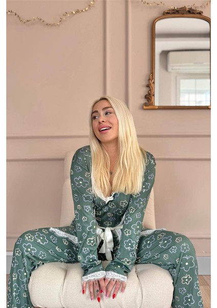 Yeşil Çizgi Çiçek Desenli Sabahlıklı Pegasus Pijama Takımı fırsatları