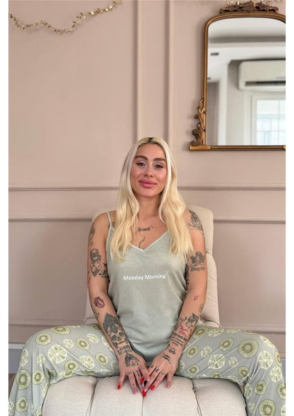 Yeşil Monday Morning Baskılı Ip Askılı Örme Kadın Pijama Takımı fırsatları