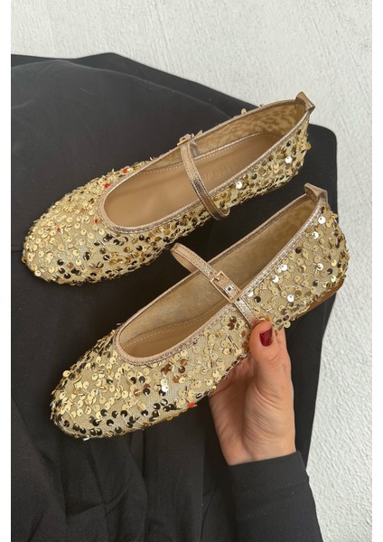 Kitty Gold Pul Detaylı Tokalı Kadın Babet