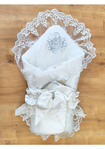 Ekru Kız Erkek Bebek Battaniyesi Kundağı %100 Pamuklu Dantelli Yenidoğan Hastane Çıkışı Mevlütlük KND45369