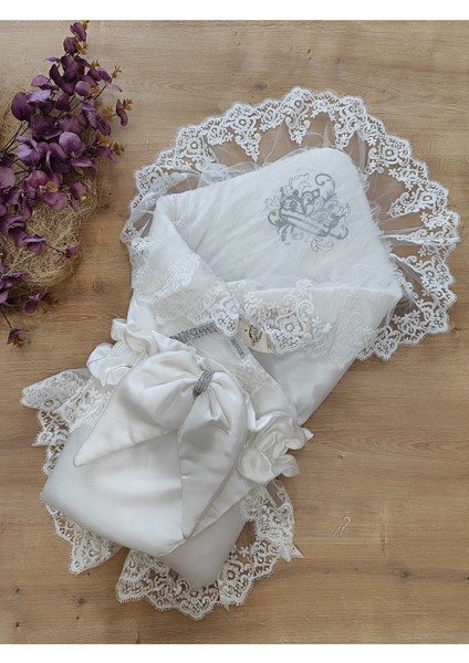 Ekru Kız Erkek Bebek Battaniyesi Kundağı %100 Pamuklu Dantelli Yenidoğan Hastane Çıkışı Mevlütlük KND45369