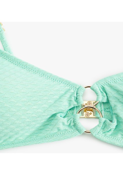 Astarlı Aksesuar Detaylı Dokulu Askılı Bikini Üstü