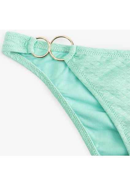 Astarlı Aksesuar Detaylı Dokulu Bikini Altı