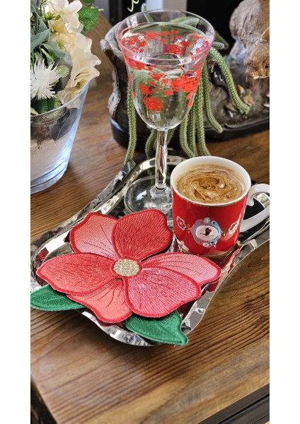 Kırmızı Manolya Nakışlı Sunum ve Kokteyl Peçetesi