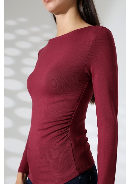 Uzun Kollu Kayık Yaka Yanları Büzgülü Vücuda Oturan Basic Kadın Body T-Shirt 21951 Bordo