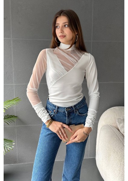 Yarım Balıkçı Tül Detaylı Bluz