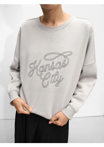 Nakış Detaylı Sweatshirt