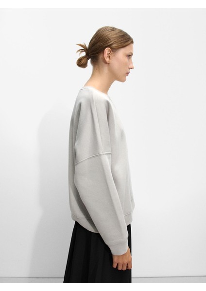 Nakış Detaylı Sweatshirt