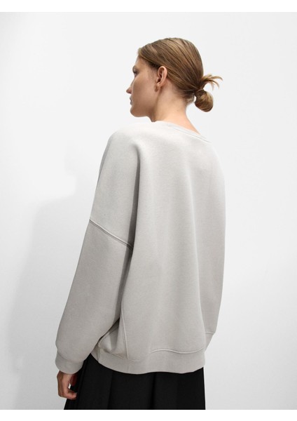 Nakış Detaylı Sweatshirt