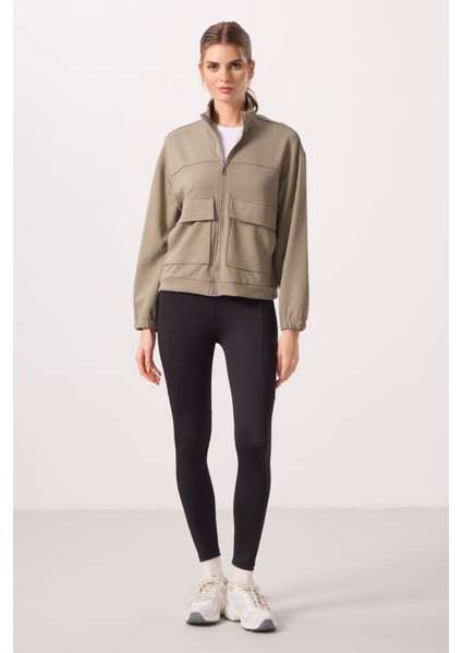 Koyu Bej Yumuşak Dokulu Dik Yaka Oversize Kargo Cepli Kadın Crop Top Sweatshirt - 97301