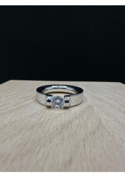 Ortası Tektaş Düz Yuvarlak Ithal Kadın Gümüş Yüzük