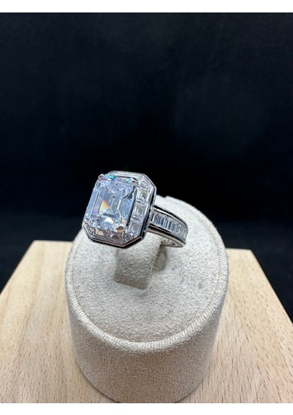 Kenarı Baget Taşlı Yüksek Baget Ithal Kadın Gümüş Yüzük modelleri