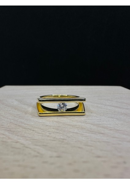 Ortası Taşlı Köşeli Sarı Renk Ithal Kadın Gümüş Yüzük