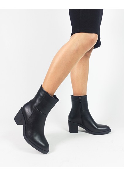 Siyah Renk Mat Cilt Fermuarlı Kalın Topuk Sivri Burun Kadın Bot