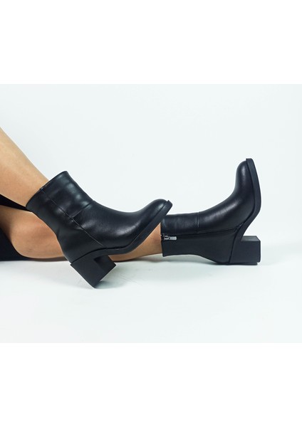 Siyah Renk Mat Cilt Fermuarlı Kalın Topuk Sivri Burun Kadın Bot fırsatları